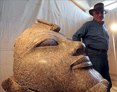 Descubierto en Luxor un busto del faraón Amenhotep III de hace 3.400 años