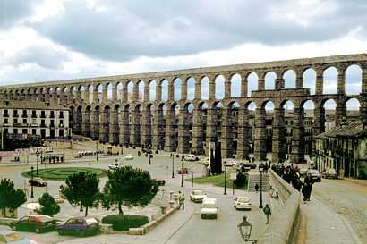 EL WORLD MONUMENTS FUND anuncia la lista de los 100 sitios de mayor riesgo, entre ellos; El Acueducto de Segovia