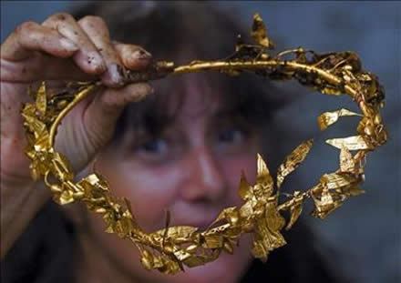 Descubren la tumba de un rey tracio llena de oro en Bulgaria